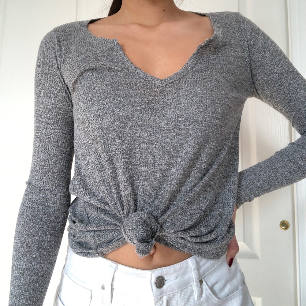 Hollister Notch Front Top